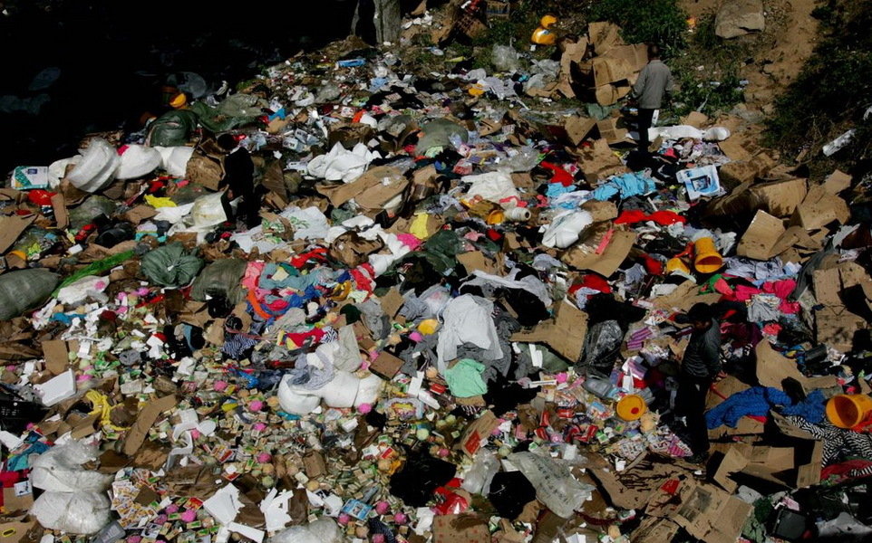 陕西高速货车侧翻 物品遭民众哄抢878 / 作者:笑看$颩囩 / 帖子ID:67433