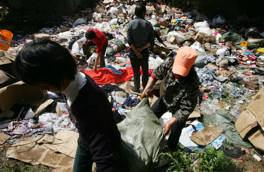 陕西高速货车侧翻 物品遭民众哄抢949 / 作者:笑看$颩囩 / 帖子ID:67433