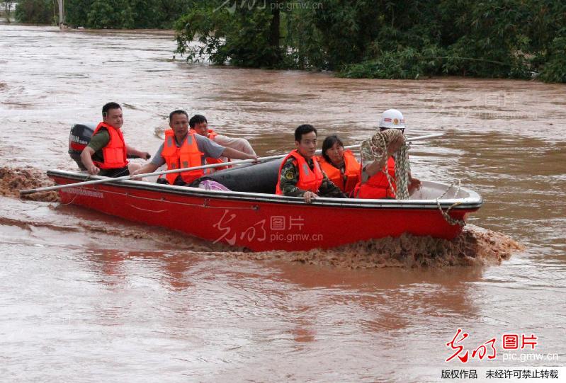 恭城遭暴雨袭击 多个乡镇突发山洪114 / 作者:家在瑶乡 / 帖子ID:68049