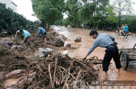 恭城遭暴雨袭击 多个乡镇突发山洪893 / 作者:家在瑶乡 / 帖子ID:68049