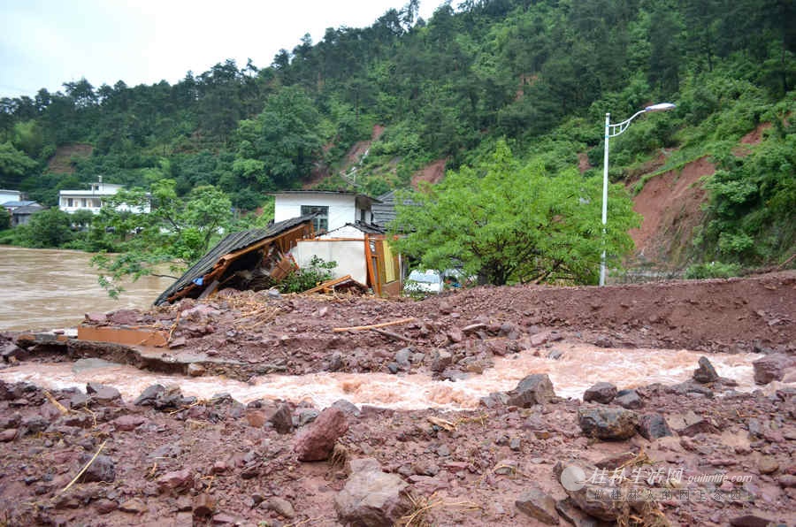恭城遭暴雨袭击 多个乡镇突发山洪208 / 作者:家在瑶乡 / 帖子ID:68049