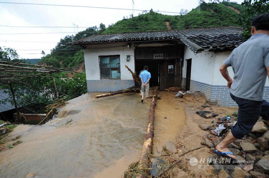 恭城遭暴雨袭击 多个乡镇突发山洪183 / 作者:家在瑶乡 / 帖子ID:68049