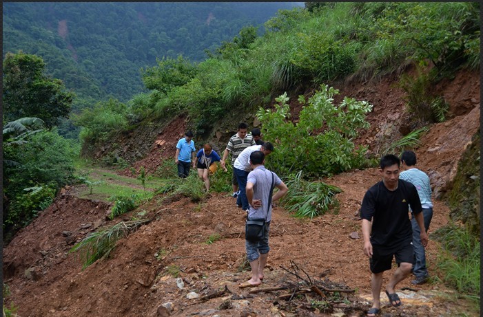 恭城520社区带领众人慰问灾后山区651 / 作者:星想事成 / 帖子ID:68121