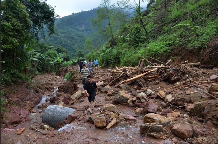 恭城520社区带领众人慰问灾后山区26 / 作者:星想事成 / 帖子ID:68121