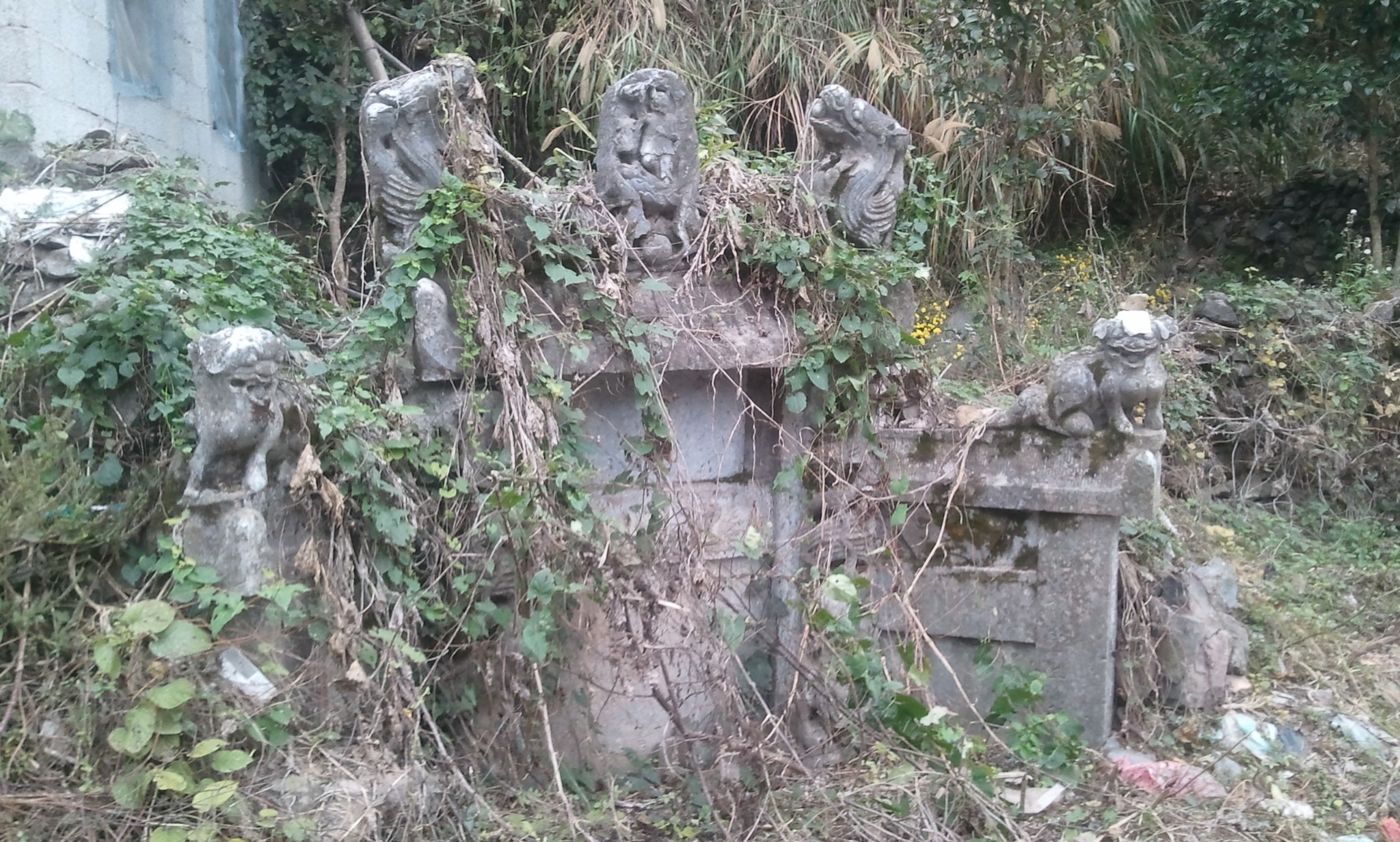 今天克吃酒看到的----石狮子。409 / 作者:恭城蚂蜂 / 帖子ID:68137