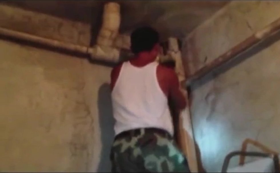 弃婴被卡马桶下水道 众人接力救援上演奇迹107 / 作者:笑看$颩囩 / 帖子ID:68404