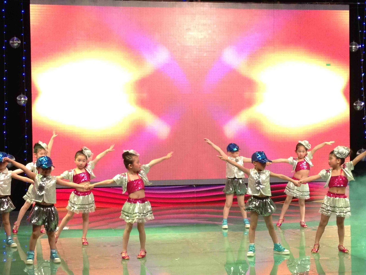 2013庆六一文艺汇演（手机相册）906 / 作者:小雨点 / 帖子ID:68439