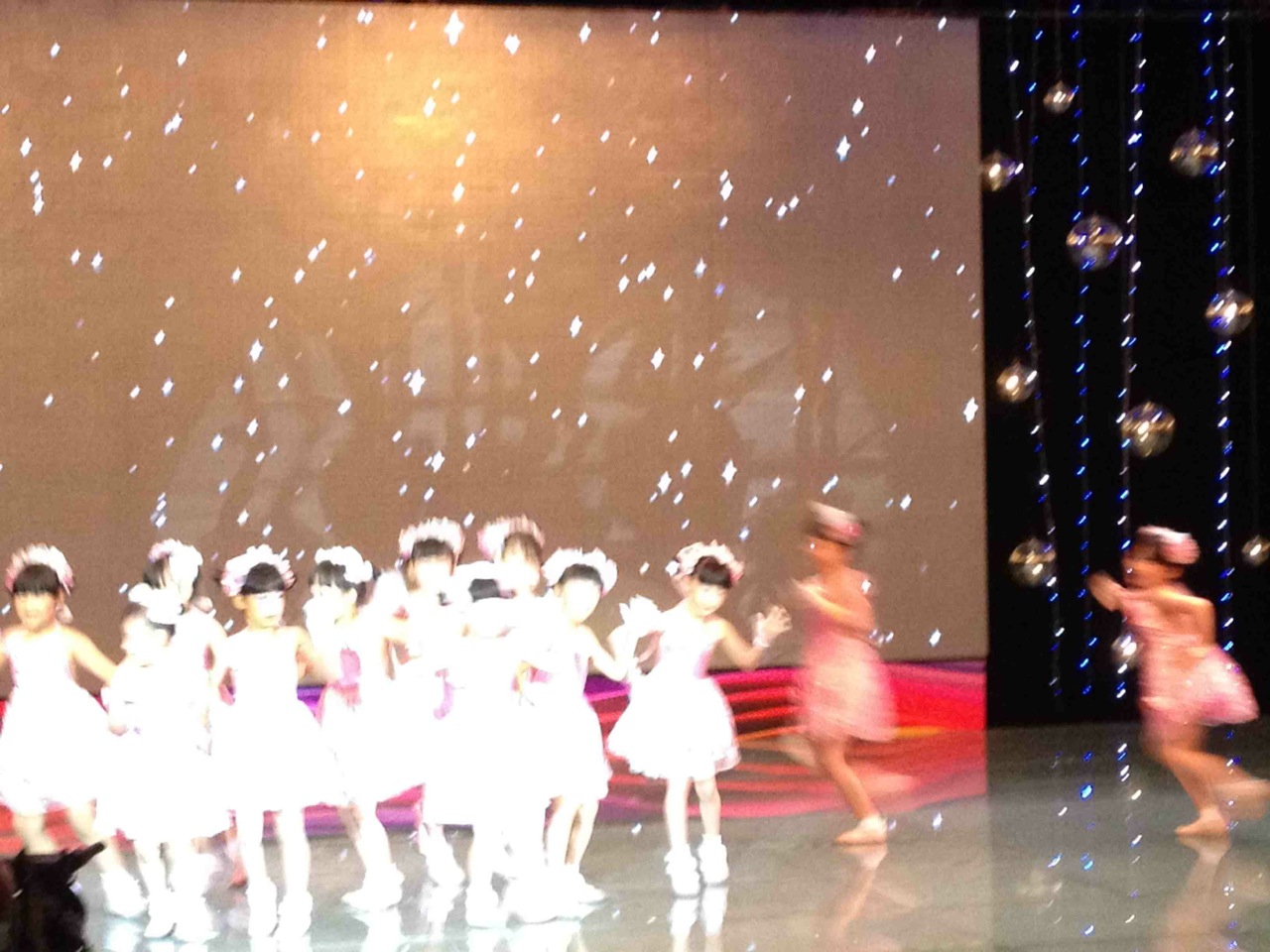2013庆六一文艺汇演（手机相册）216 / 作者:小雨点 / 帖子ID:68439