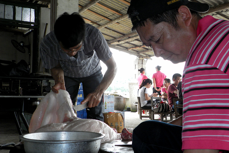 恭城美食群杀猪活动精彩景集！精彩照片加载中！！44楼更精彩！！117 / 作者:柚子壳※ / 帖子ID:69911
