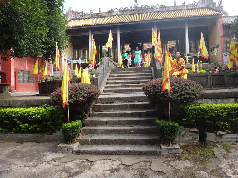 今天恭城中学的学子在孔庙举行祭孔仪式650 / 作者:风姐 / 帖子ID:94116