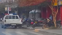 当交警自己乱停放的时候。。。。。。223 / 作者:agc2013 / 帖子ID:95658