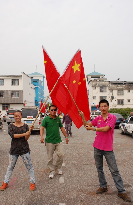 去年的今天 .  我们在行动！！430 / 作者:孤单远行 / 帖子ID:95809