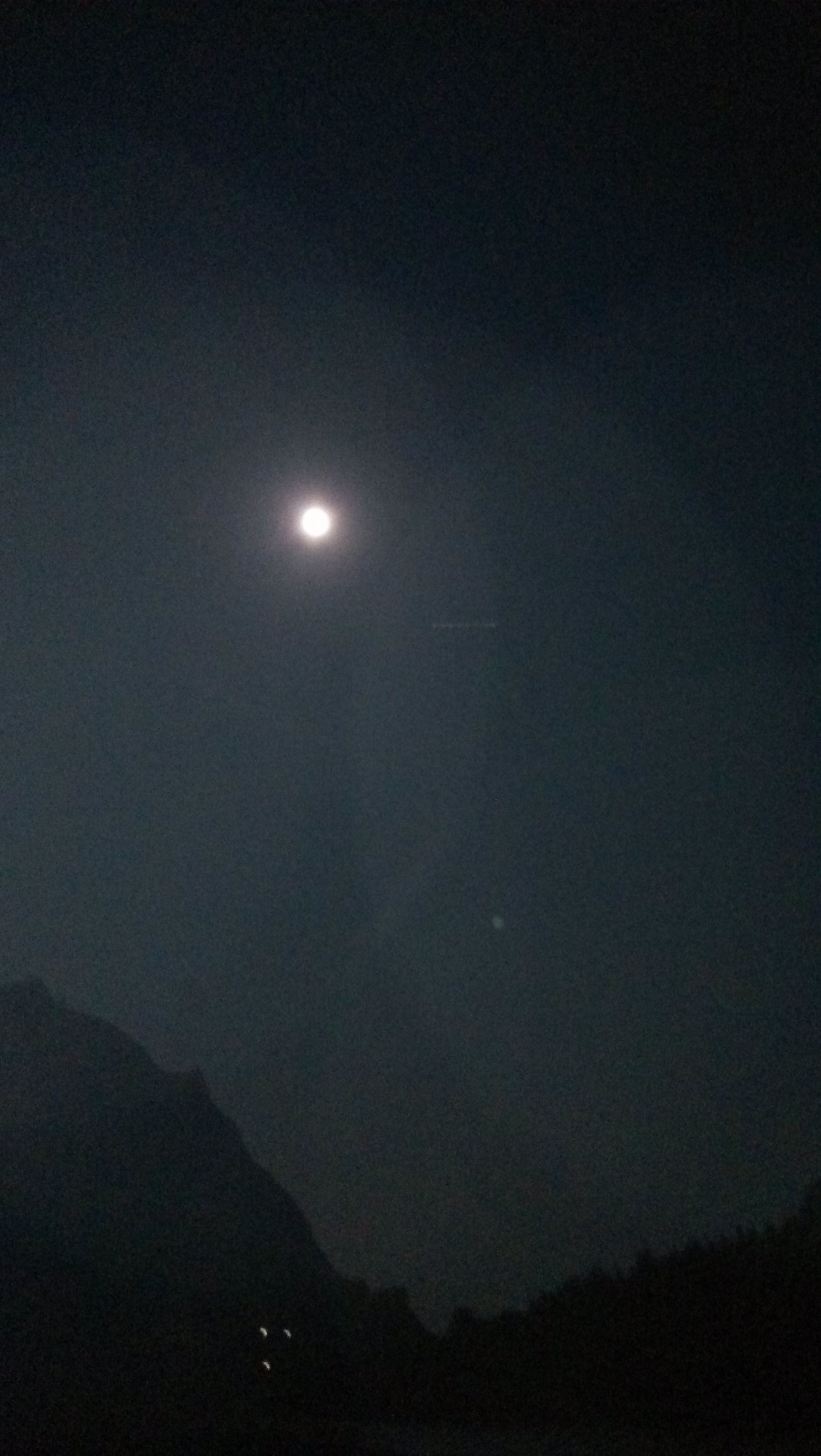 又是—年中秋夜、—个月亮爬上来!978 / 作者:钱是今生 / 帖子ID:95956