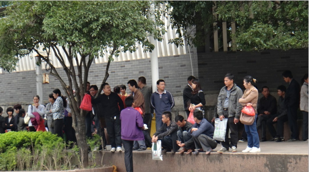 在县政府门口等待什么？乡医生们？705 / 作者:风姐 / 帖子ID:95993