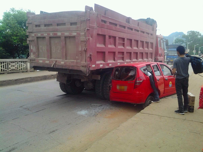 恭城茶江 大桥上演 “亲密接触”~~853 / 作者:梦想激情 / 帖子ID:96147