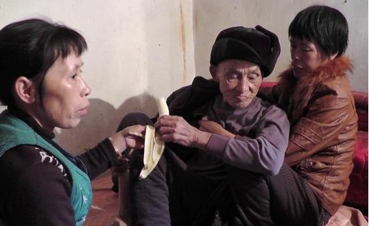 恭城八旬老翁深山老林迷路 被困八天七夜奇迹生还(图)463 / 作者:密密转 / 帖子ID:96961