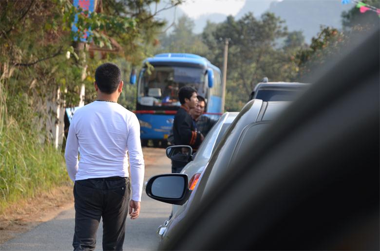 红岩月柿节拦路收费是一种自毁门路的短期行为693 / 作者:山楂糖 / 帖子ID:97335