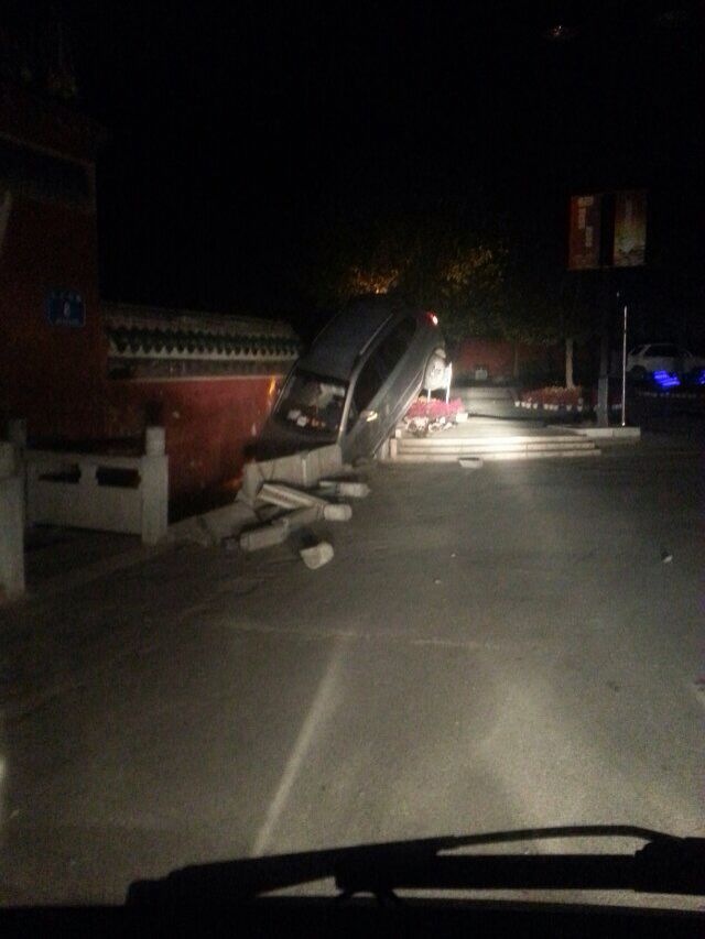 以前都说不要在关公门前耍大刀，现在应该说不要在关公门前耍飞车。98 / 作者:燕尾蝶 / 帖子ID:98959