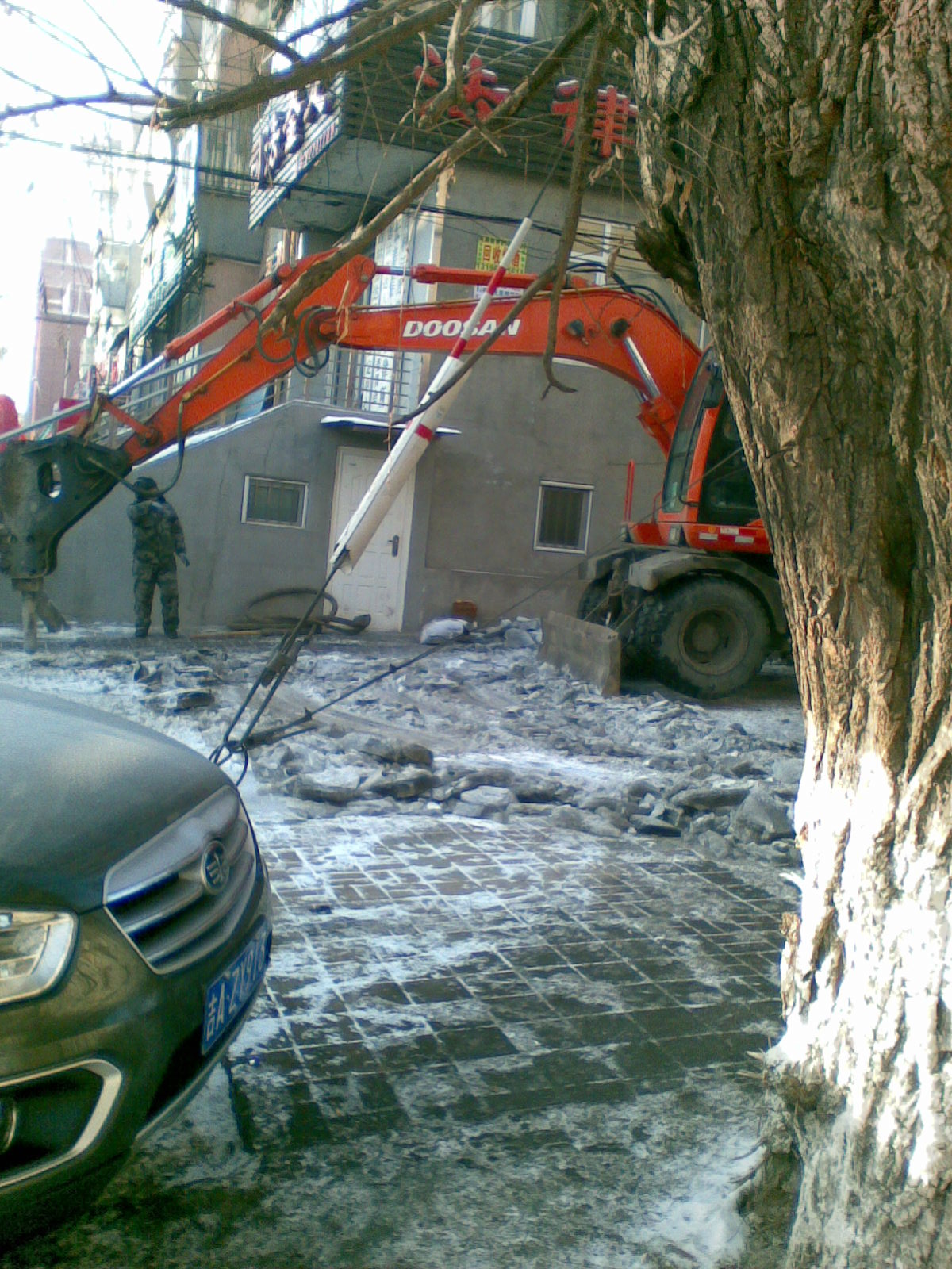 大家猜猜这是在干嘛？？643 / 作者:马路桥~八区 / 帖子ID:99343