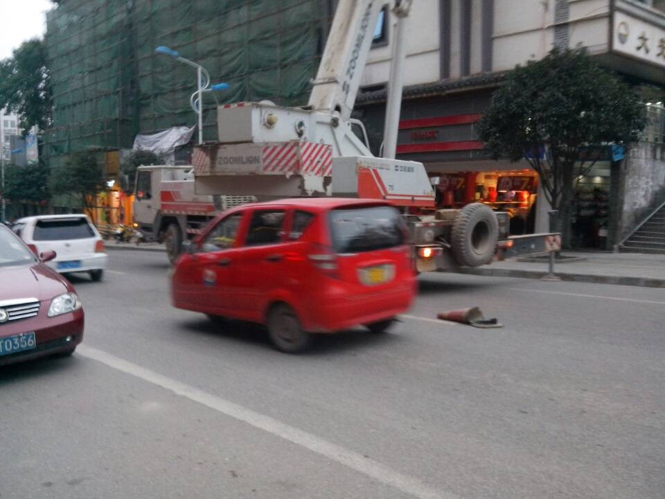 你施工我受堵  这样霸气的塔吊该不该打屁股？115 / 作者:山楂糖 / 帖子ID:99632