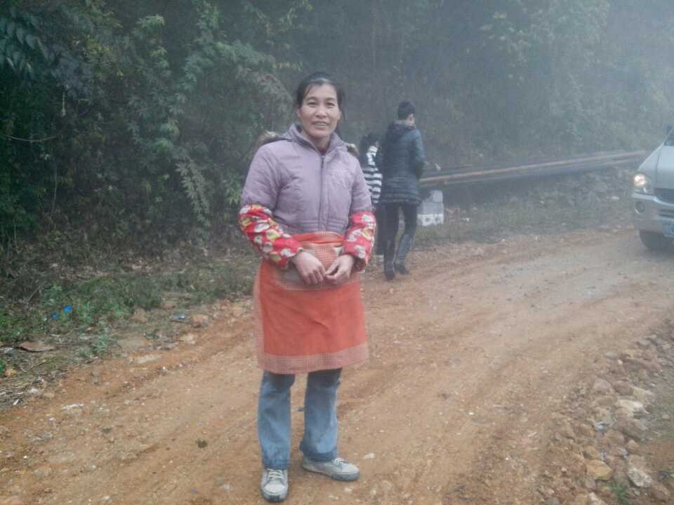 【爱心有你有我也有他】恭城爱心人士雨雾中慰问莲花杨梅村一户困难家庭纪实449 / 作者:椪柑 / 帖子ID:99646