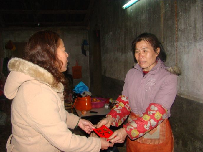 【爱心有你有我也有他】恭城爱心人士雨雾中慰问莲花杨梅村一户困难家庭纪实131 / 作者:椪柑 / 帖子ID:99646