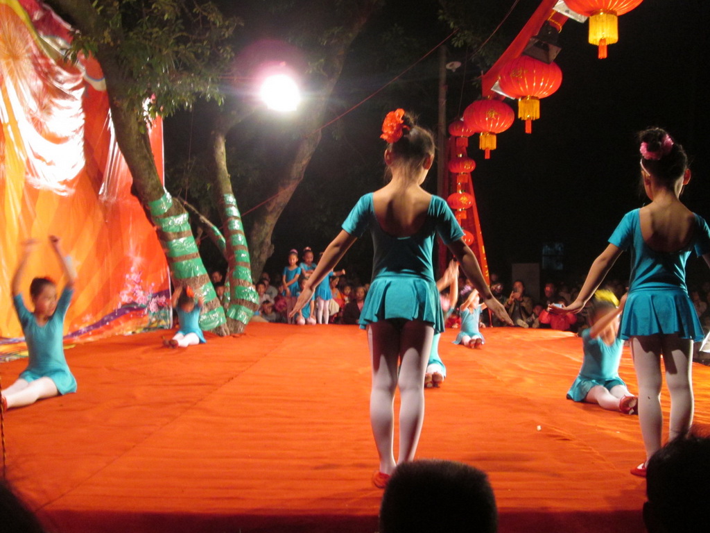 西岭村文艺晚会----越来越好之村晚969 / 作者:8277 / 帖子ID:99970