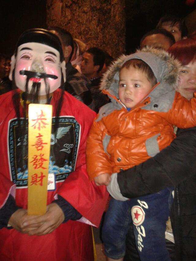 情人 · 元宵双节····栗木街舞龙视频986 / 作者:遗忘の街角 / 帖子ID:100244