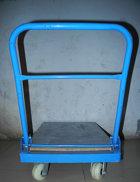 便宜出售新手拖车一部（见图）846 / 作者:有瘾头 / 帖子ID:100638