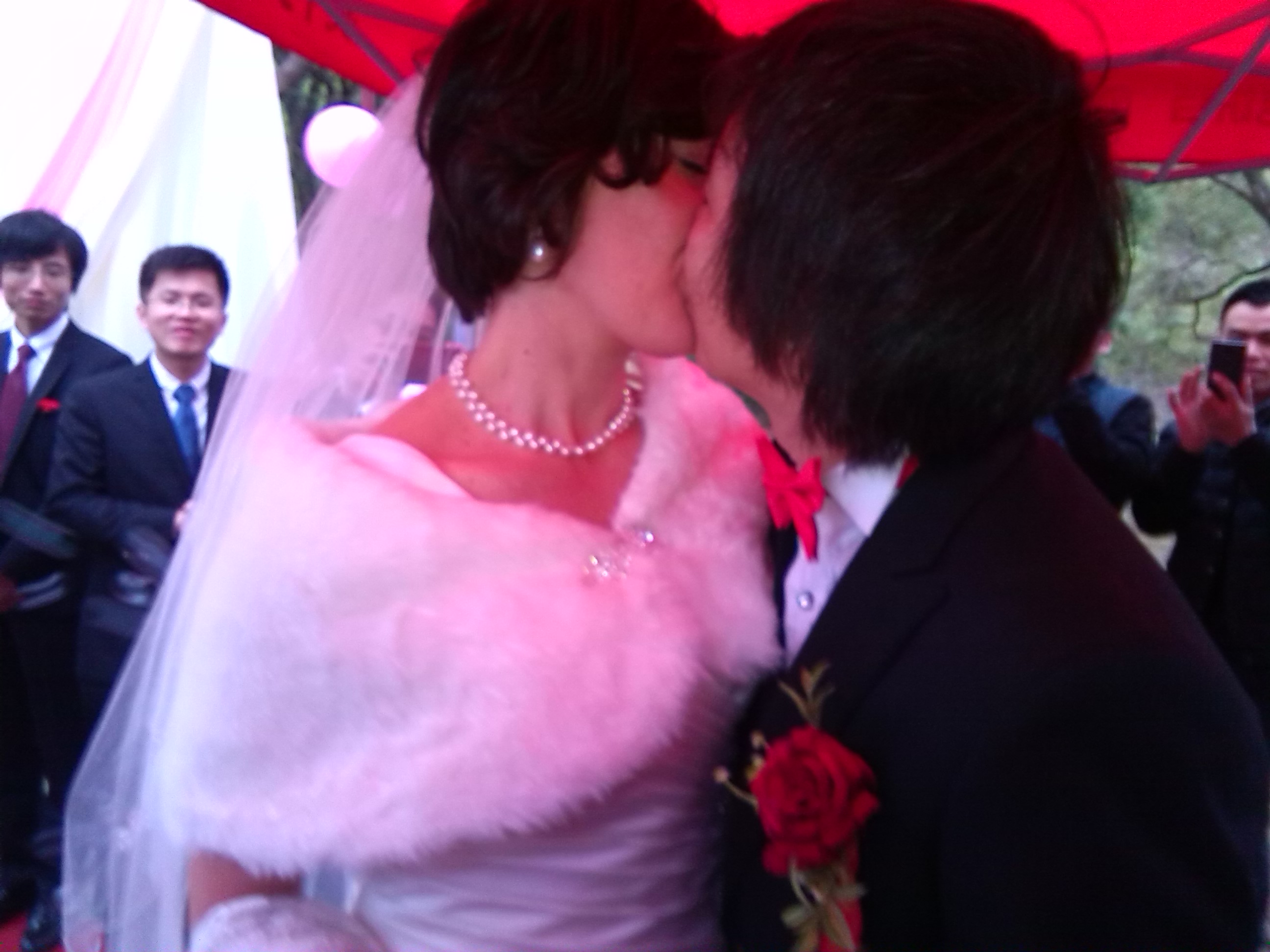 百年婚庆筹办新西兰美女嫁罗家寨音乐天才！151 / 作者:百年婚庆 / 帖子ID:100707