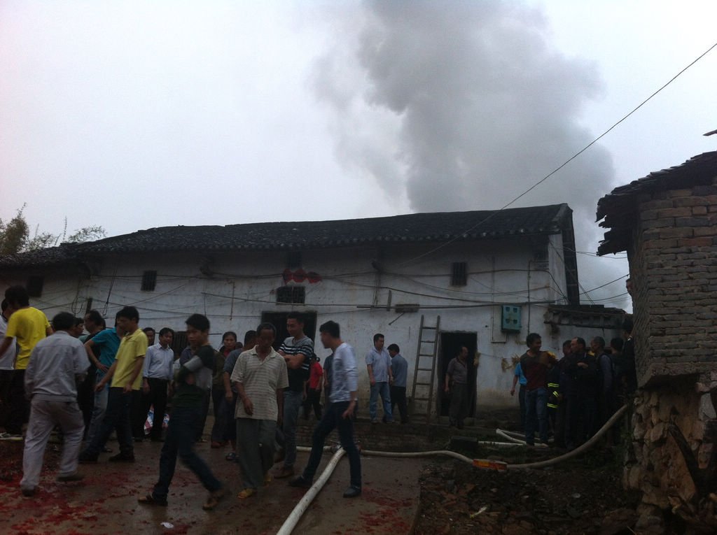 昨晚庄子埠一居民房突然失火593 / 作者:山楂糖 / 帖子ID:101107