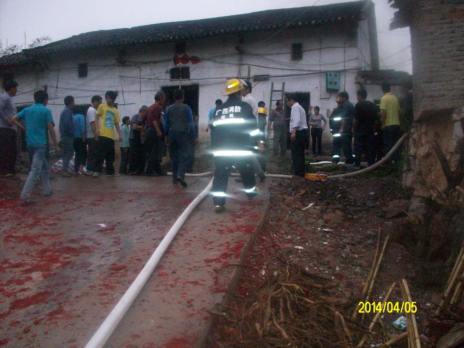 昨晚庄子埠一居民房突然失火232 / 作者:山楂糖 / 帖子ID:101107