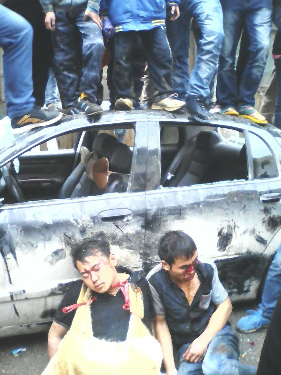 两个偷狗贼今早在三江街头落入群众“法网“707 / 作者:大卷哥 / 帖子ID:101214