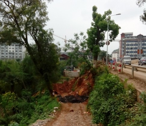 恭城茶江大桥扩建工程进入铺设桥面阶段112 / 作者:亡口月贝凡 / 帖子ID:101272