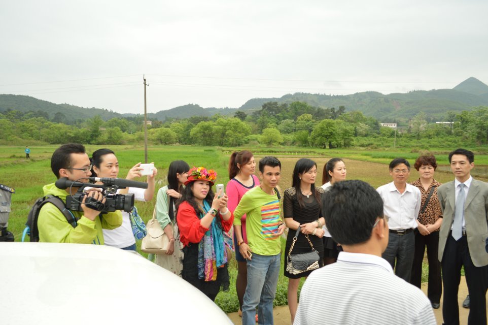 2014年4月25日晚上十点广西卫视《第一书记》播的就是我家蜜蜂，希望大家关注57 / 作者:@@@@@@ / 帖子ID:101507