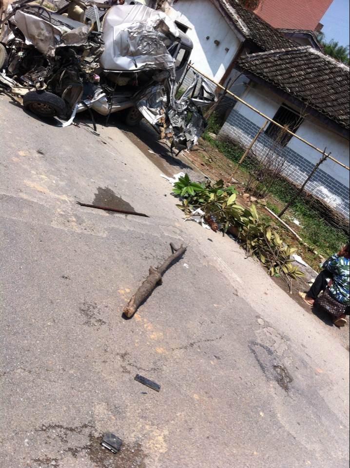 恭城县高州路段发生重大交通事故 交通一度瘫痪676 / 作者:恭城无聊人 / 帖子ID:101625