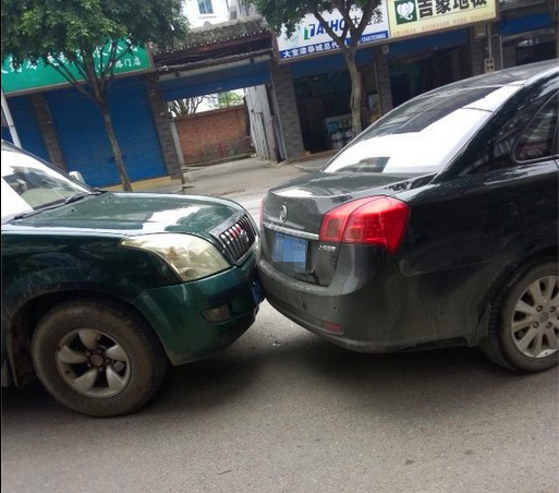 今天早上 在城中西路看见的轻吻接触！！307 / 作者:Redsun红日 / 帖子ID:101716