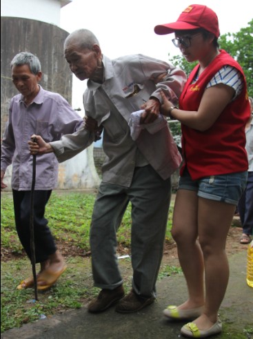 恭城爱心公益协会义工走进敬老院911 / 作者:社区小编 / 帖子ID:101812