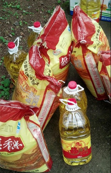 恭城爱心公益协会义工走进敬老院71 / 作者:社区小编 / 帖子ID:101812