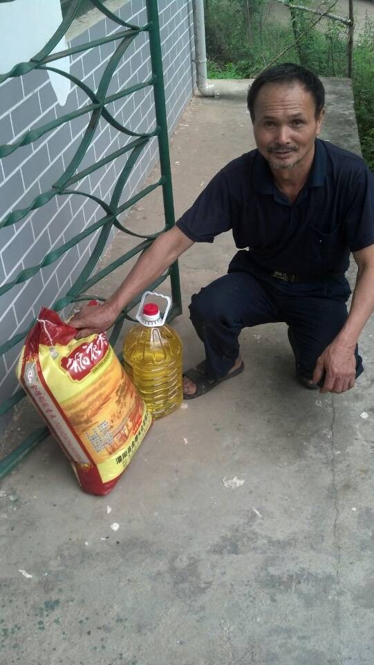 恭城爱心公益协会义工走进敬老院359 / 作者:叶云 / 帖子ID:101812