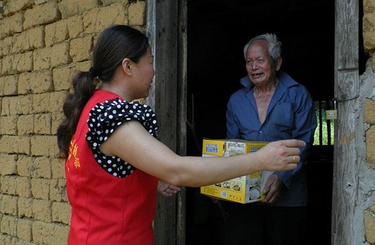 恭城爱心公益协会义工走进敬老院596 / 作者:叶云 / 帖子ID:101812