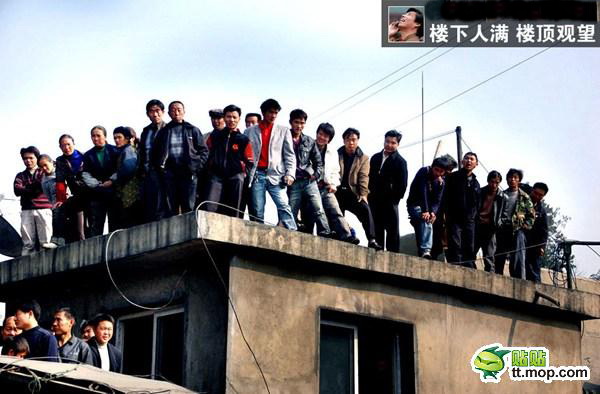 西岭街头街砍人事件，一人被砍伤924 / 作者:平安大叔 / 帖子ID:101969