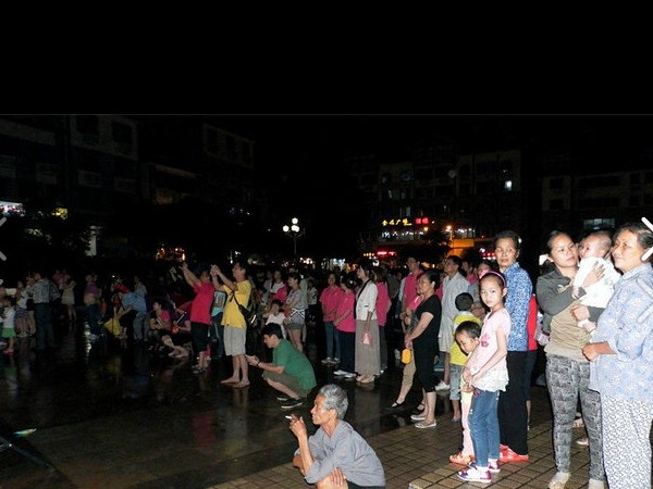 爱心公益协会《感恩的心》手语舞获好评39 / 作者:叶云 / 帖子ID:101995