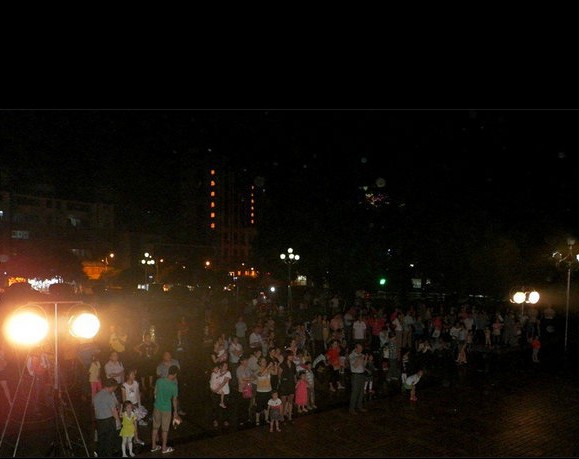 爱心公益协会《感恩的心》手语舞获好评455 / 作者:叶云 / 帖子ID:101995