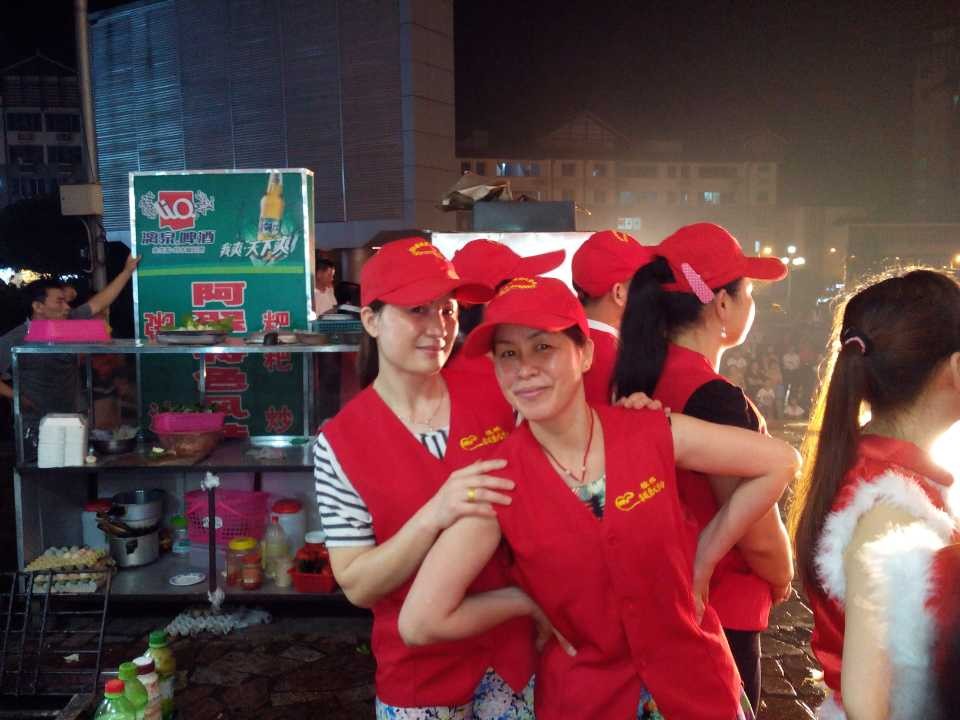 爱心公益协会《感恩的心》手语舞获好评707 / 作者:叶云 / 帖子ID:101995