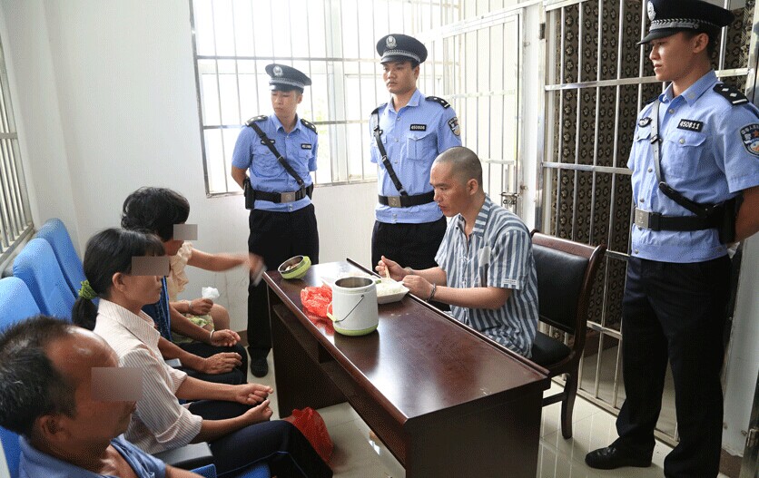 广西男子砍杀计生干部获死刑【组图】790 / 作者:随意看天下 / 帖子ID:102596