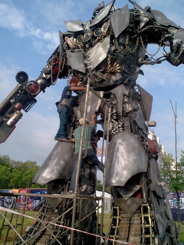 好大的变形金刚204 / 作者:易水清 / 帖子ID:102621