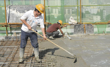 雇员楼面施工坠落身亡 雇主担责六成赔偿13万922 / 作者:社区小编 / 帖子ID:102738