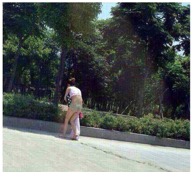 MM们 要多注意自己的裙子阿···········3 / 作者:水墨茶江 / 帖子ID:103017