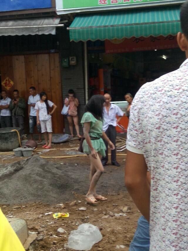 加会闹子日原配暴打小三引群主围观333 / 作者:七上八下 / 帖子ID:103480